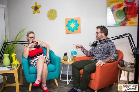 Dee Siren: Blonde MILF in Glasses and Skirt Shows Off Her Big Tits – photo 17 of 20