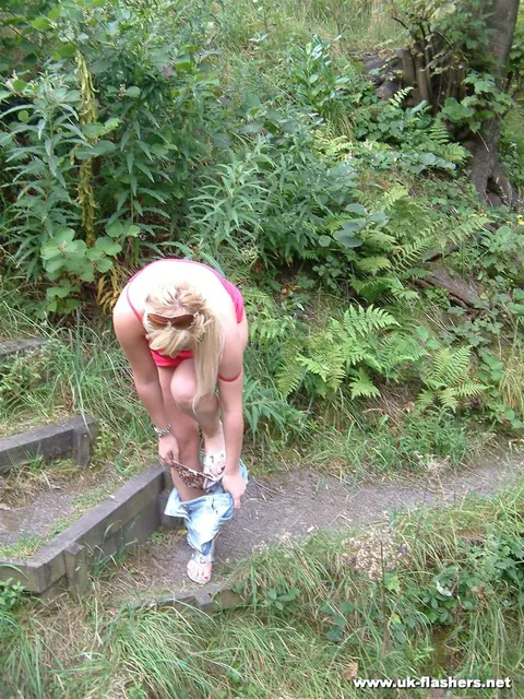 Lena Leigh: British Blonde MILF Strips Out of Her Skirt on a Trail – photo 5 of 16