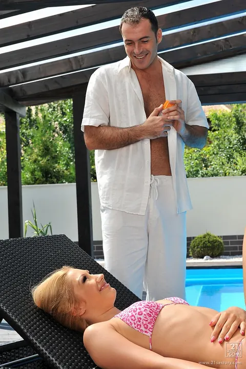 Cindee White: Blonde European in a Bikini Gets Fucked by the Pool – photo 3 of 18