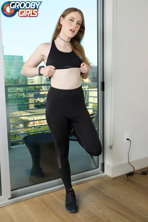 Thick Trans Woman Flaunts Her Big Ass Nude – photo 4 of 15