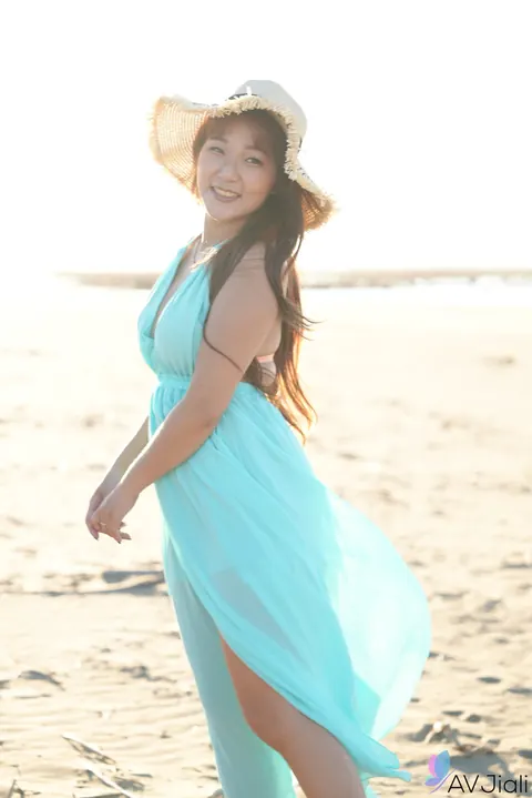 Chinese Babe in a Bikini Gets Fucked on the Beach – photo 8 of 21