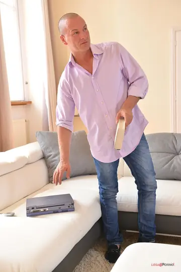 Angel Black – Russian Blonde in Jeans Takes Anal Doggy Style