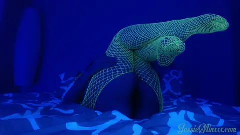 Jessie Minx: Thick MILF in Fishnet Bodystocking and Glasses Rides a Dildo – photo 14 of 15