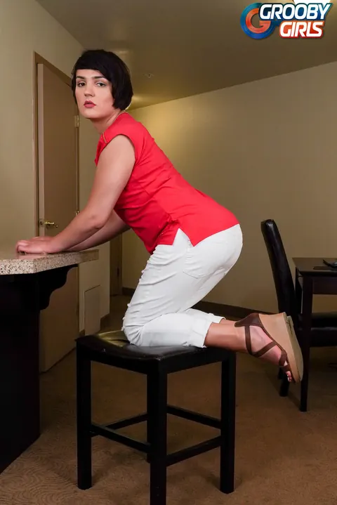 Trans Woman Undresses and Spreads Her Legs – photo 4 of 16