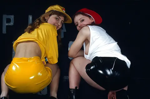 Manon G: Thick Blonde Babes Strip and Spread in Lesbian Play – photo 4 of 16