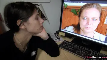 Curvy Redheads Kiss, Finger and Eat Pussy in the Bathroom