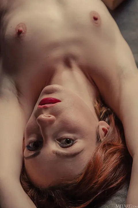 Redhead in High Heels Poses Nude and Shows Her Body – photo 5 of 21