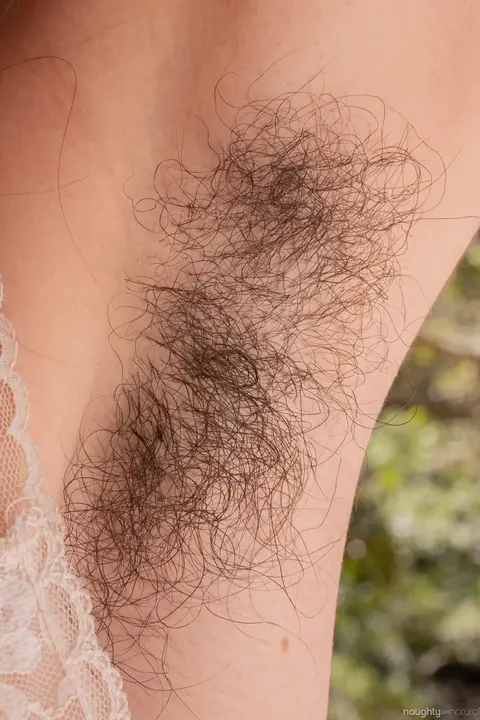 Amateur Shows Hairy Armpits and Bush Outdoors in a Bikini – photo 2 of 21