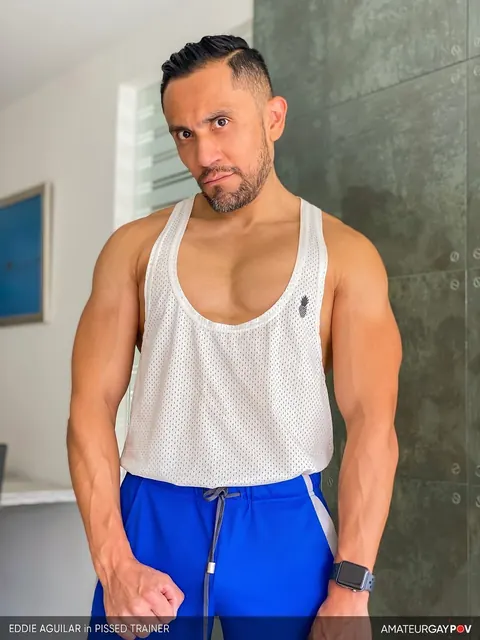 Mexican Bodybuilder Takes Bareback Anal Doggy Style – photo 2 of 20