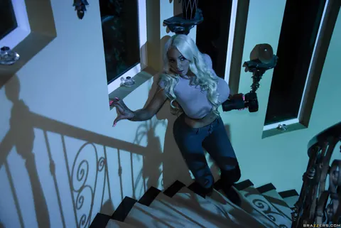 Nicolette Shea: Tall Blonde with Big Tits Rides Cock in Boots – photo 4 of 21