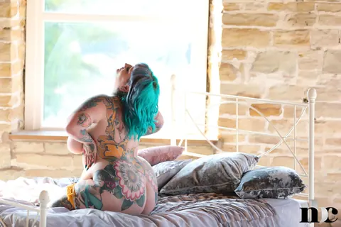 Galda Lou: Curvy Brunette Bares All and Flaunts Her Huge Tits – photo 14 of 20