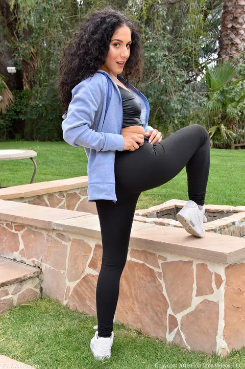 Liv Aguilera: Petite Latina MILF Strips and Spreads Her Big Ass Outdoors – photo 5 of 20