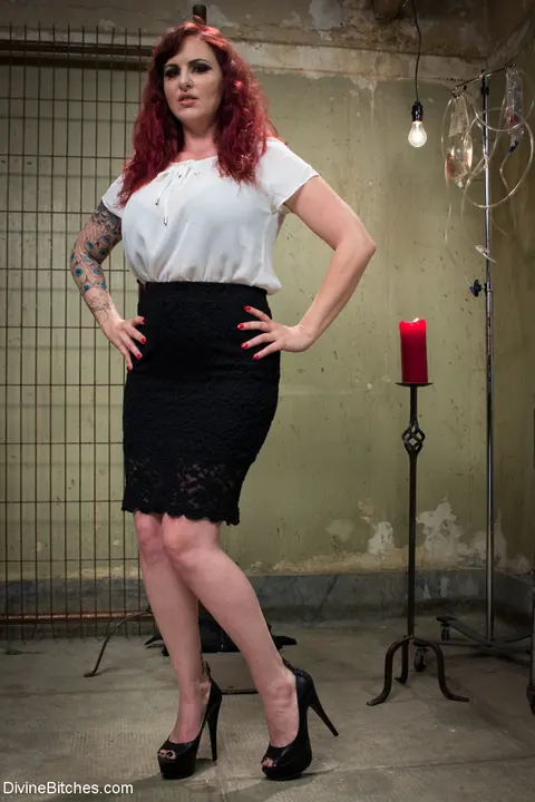 Mz Berlin: Busty Redhead MILF Spreads Her Hairy Pussy in Bondage – photo 2 of 10