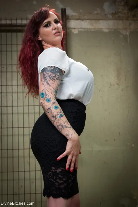 Mz Berlin: Busty Redhead MILF Spreads Her Hairy Pussy in Bondage – photo 4 of 10