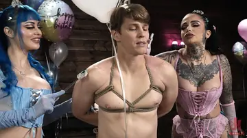 Jewelz Blu – Tattooed Busty Woman Uses a Strap-On and Dildo in Femdom Session