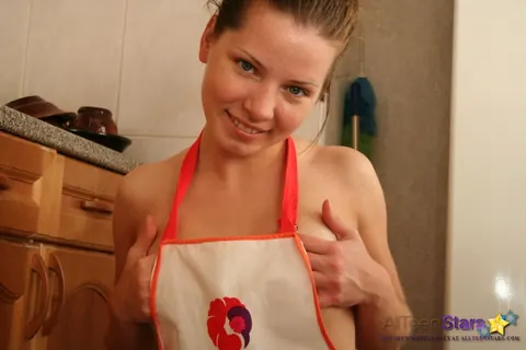 PAWG Strips Off Her Apron and Panties in the Kitchen – photo 7 of 15