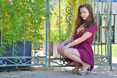 Petite Woman Pulls Her Panties Aside to Finger Her Pussy in Public – photo 5 of 20