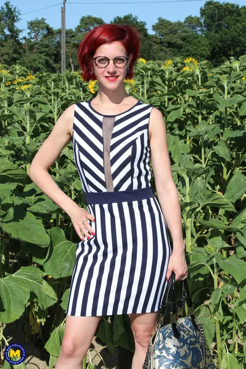 Flora Milano: Slim Redhead MILF in Glasses Gets Fucked Outdoors – photo 8 of 20