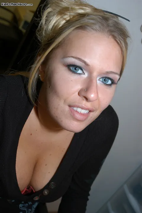 Kelly Madison: Tall Tattooed MILF with Big Tits Takes Multiple Men in the Bathroom – photo 2 of 16