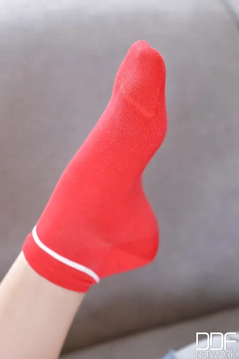 Ariana Brown: Tall Brunette Strips Off Her Socks and Glasses to Masturbate – photo 3 of 16