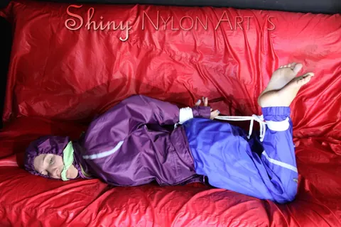 Bound Woman Spreads Her Toes and Shows Her Feet – photo 2 of 16