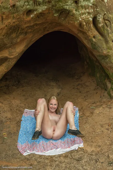 Blonde Strips Out of Her Bikini and Shorts in the Forest – photo 16 of 16
