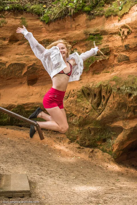 Blonde Strips Out of Her Bikini and Shorts in the Forest – photo 2 of 16