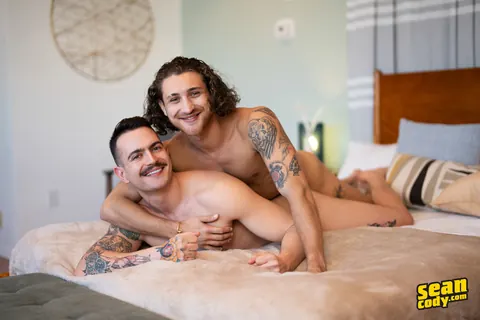 Two Men Kiss Deeply Before Sex – photo 7 of 14