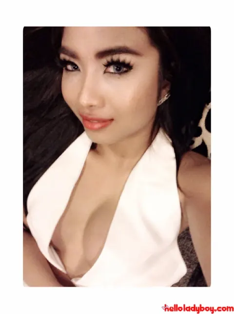 Asian Trans Woman Flaunts Her Big Tits in a Bikini – photo 10 of 20