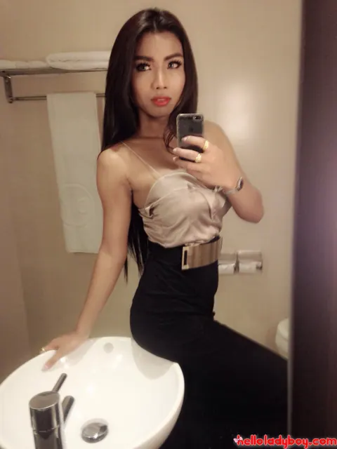 Asian Trans Woman Flaunts Her Big Tits in a Bikini – photo 12 of 20