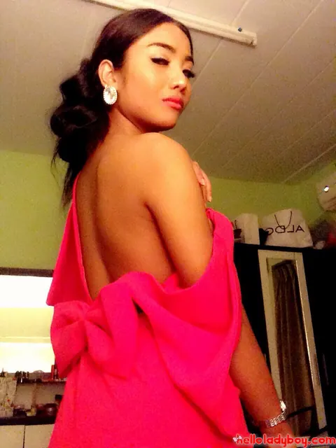 Asian Trans Woman Flaunts Her Big Tits in a Bikini – photo 14 of 20