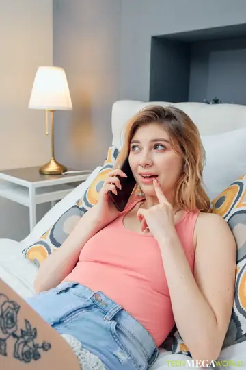 Kami Yammy – European Redhead Sheds Her Jean Shorts and Toys Her Pussy
