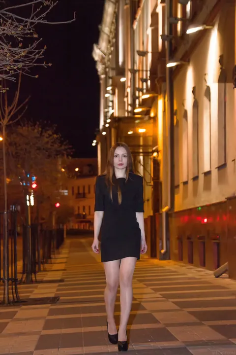 Winnie: Hungarian Redhead in Pantyhose Spreads Her Legs Outdoors – photo 20 of 21