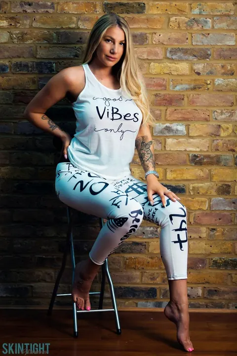 Danielle May: Tall British Blonde Frees Her Big Tits from Yoga Pants – photo 1 of 12