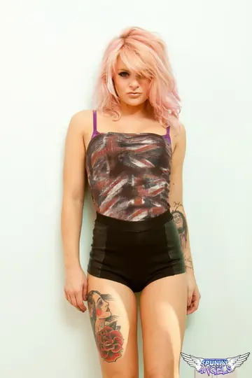 Rachael Lauren – Petite British Blonde Strips Out of Her Shorts and Shows Her Inked Body