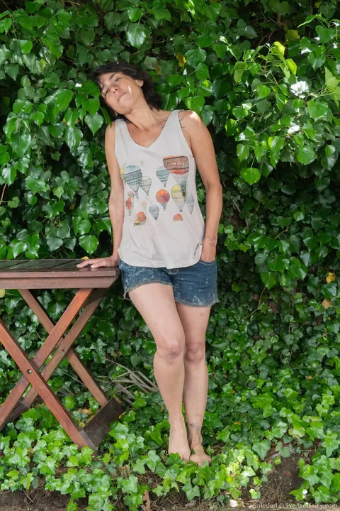 Soledad: Thick Brunette Strips Out of Her Shorts Outdoors – photo 1 of 21