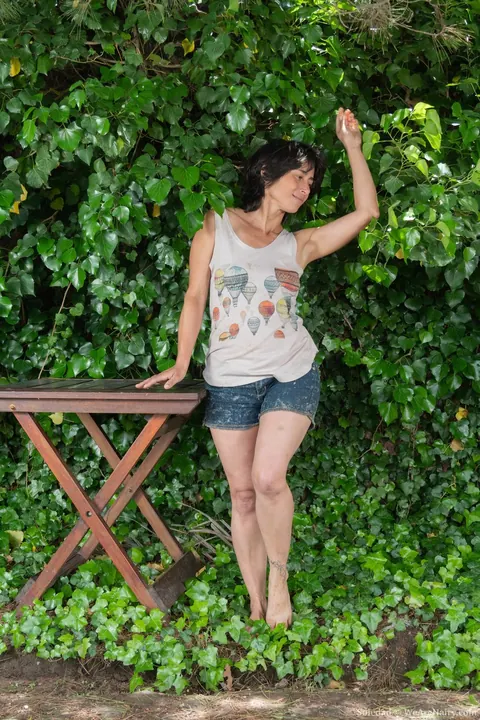 Soledad: Thick Brunette Strips Out of Her Shorts Outdoors – photo 2 of 21