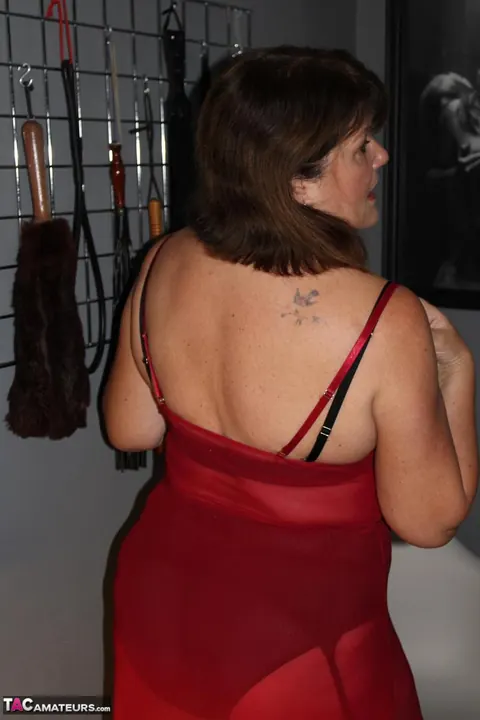 BBW MILF in Lingerie and Stockings Plays with a Dildo – photo 6 of 16