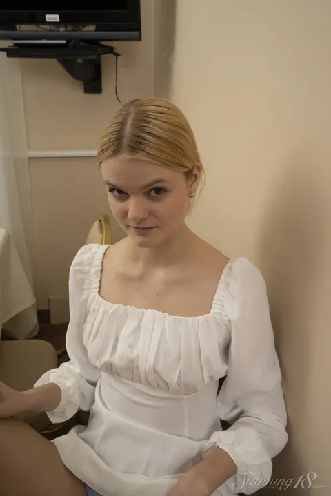 Olivia Lust: Blonde Undresses and Spreads Her Shaved Pussy in the Kitchen – photo 3 of 16