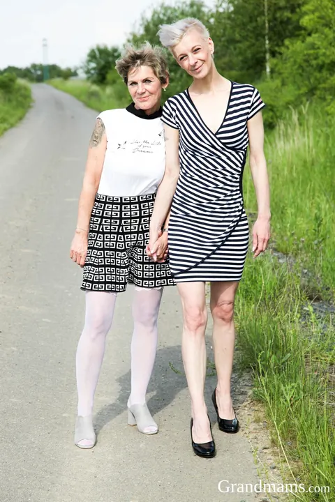 Belinda Bee & Nicol Mandorla: Two Petite Czech MILFs Share a Cock Outdoors – photo 1 of 21