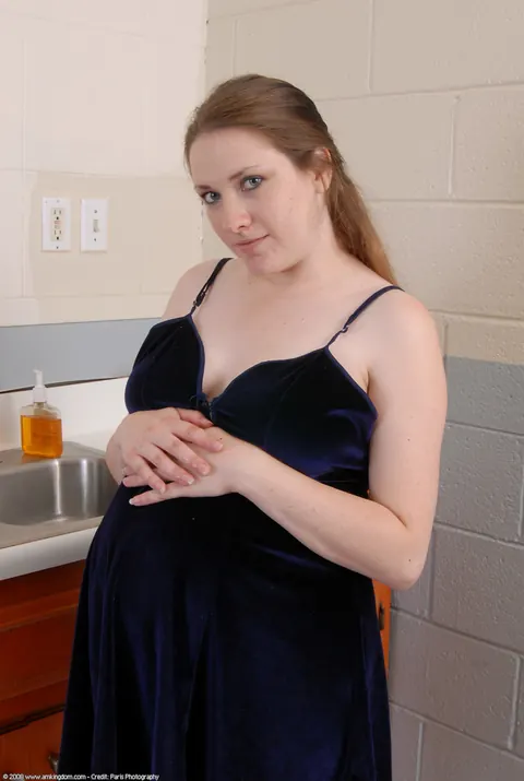 Pregnant Redhead with Big Natural Tits Bares Her Holes – photo 2 of 20