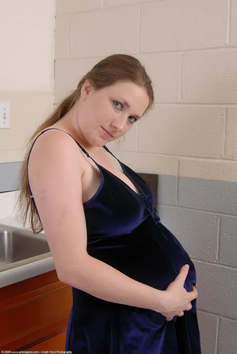 Pregnant Redhead with Big Natural Tits Bares Her Holes – photo 4 of 20