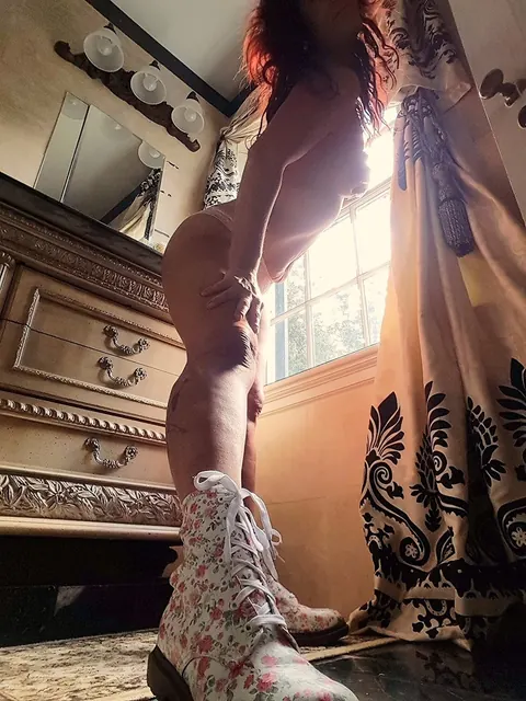 Lady Scarlet: Italian Redhead MILF Shows Off Her Tattoos in Boots and Panties – photo 10 of 16