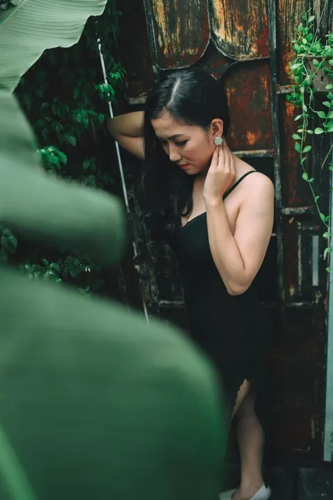 Petite Asian Babe Strips Out of Her Dress Outdoors – photo 14 of 21