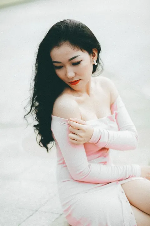 Petite Asian Babe Strips Out of Her Dress Outdoors – photo 20 of 21