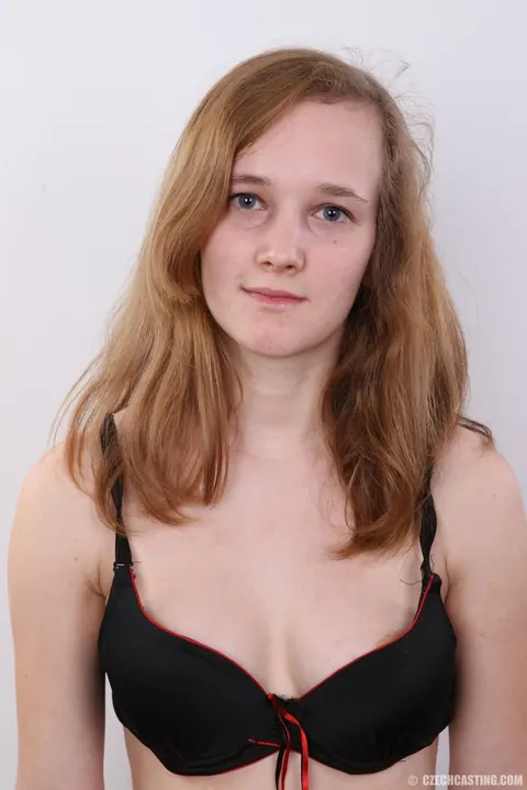 Czech Redhead Peels Off Her Jeans and Shows Her Hairy Pussy – photo 6 of 20