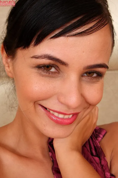 Stella Jones: Slim Hungarian Brunette Strips Out of Her Shorts and Spreads – photo 21 of 21