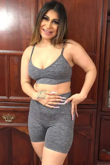 Thick Latina in Shorts Gives a Blowjob and Swallows Cum