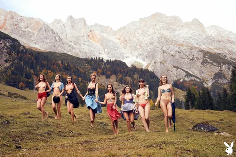 Kamila Joanna: Tall German Blondes and Brunettes Flash Their Natural Tits and Asses – photo 19 of 20