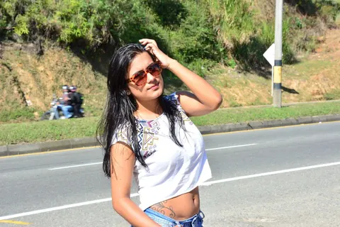 Camila Marin: Latina Brunette Undresses Outdoors and Flaunts Her Round Ass – photo 3 of 17